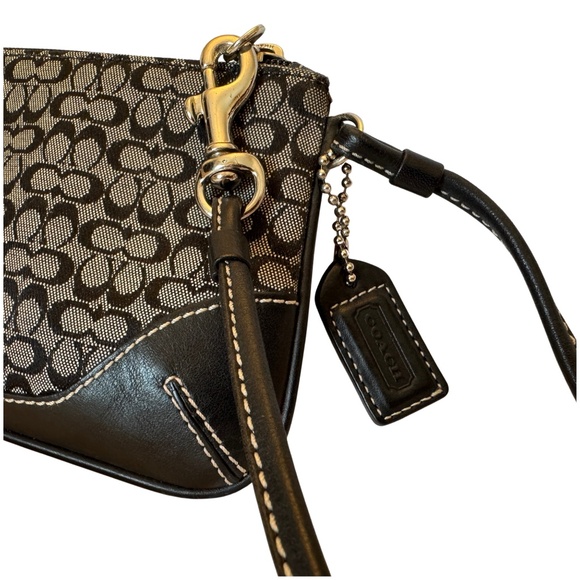 Like New Coach Signature Jacquard Wristlet Vintage - Picture 3 of 9